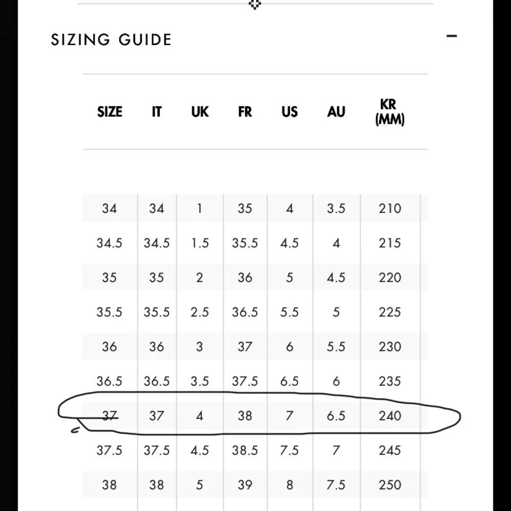 Gucci White Minimalist Sneakers Sleek Design - Picture 8 of 9